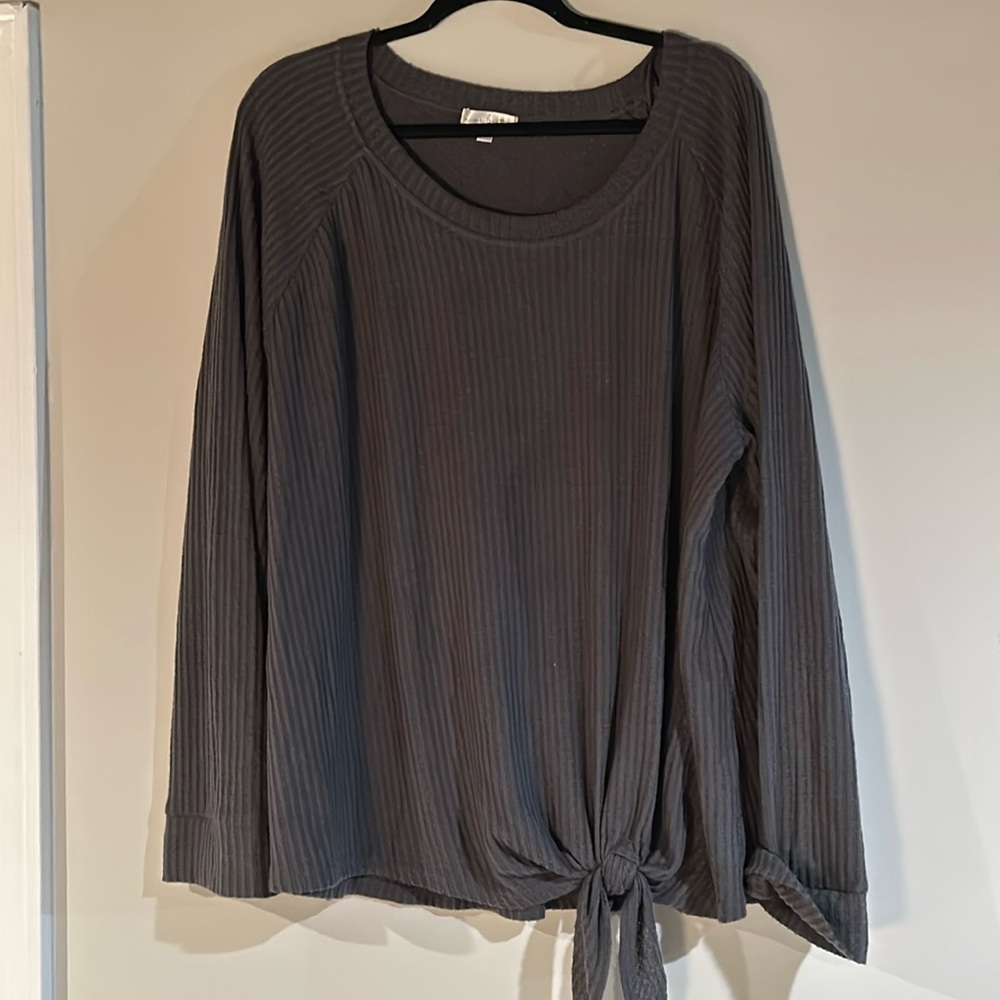 NWOT Nine Britton (Stitch Fix) Front Tied Top